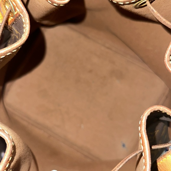 Louis Vuitton Petit Noé Monogram - Picture 13 of 17